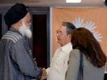 El presidente cubano Raúl Castro Ruz, recibe a Bruce Goodwin, embajador de Antigua y Barbuda en Cuba