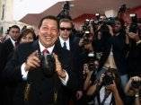 Chávez y Oliver Stone en la premier del documental 