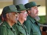 Fidel, Raul y Almeida en acto por el centenario de la muerte de Antonio Maceo, 7 de diciembre de 1996 (Foto Reuters)