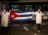 Médicos cubanos que enfrentaron la COVID-19 en Andorra llegan a Cuba. Foto: Irene Pérez/ Cubadebate.