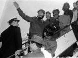15 de abril. Fidel parte desde La Habana rumbo a Estados Unidos al frente de la delegacion cubana. Foto: Revolución.