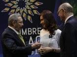 Raúl Castro y Cristina Fernández, Presidenta de Argentina, en el recibimiento a mandatarios de CELAC