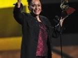 Omara Portuondo recibe el premio Grammy Latino