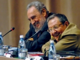 Fidel y Raúl en una sesión de la Asamblea Nacional. Foto: Ismael Francisco/ Cubadebate.