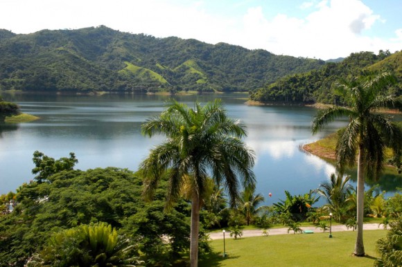 Hanabanilla, lago entre montañas, Villa Clara, Manicaragua