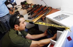 Armas en poder de terroristas. Foto: El Deber, Bolivia.