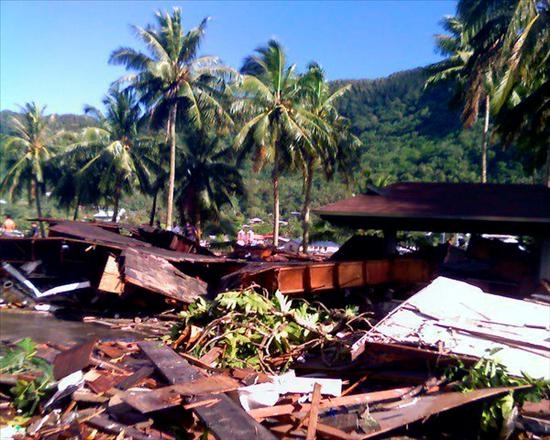 Fotografía tomadas el 29 de septiembr, donde se puede observar los efectos del sismo y el posterior tsunami que azotaron en la madrugada a Samoa y Samoa Estadounidense, matando cerca de 100 personas. (Foto EFE)