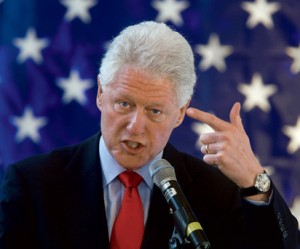 Bill Clinton perdió la tarjeta con los códigos que activan el maletín nuclear