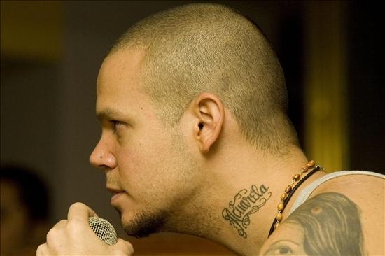 René Pérz, el "Residente" de Calle 13 en conferencia de prensa en Caracas (Foto: EFE)