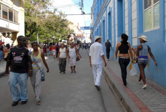 Santiago de Cuba después del sismo de magnitud de 3.4 grados en la escala de Richter percibido en gran parte de la región sur del oriente cubano, el 28 de octubre de 2009.