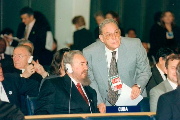 Fidel junto a Juan Nuiry en la Cumbre Mundial de la FAO, 1996