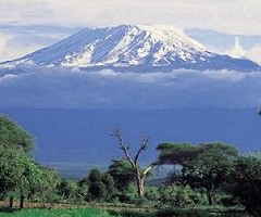 Así era el Kilimanjaro que vio Hemingway, e incluso el que vieron nuestros ojos en 1977.