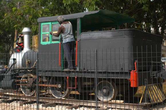 Construyen en capital cubana museo de locomotoras antiguas