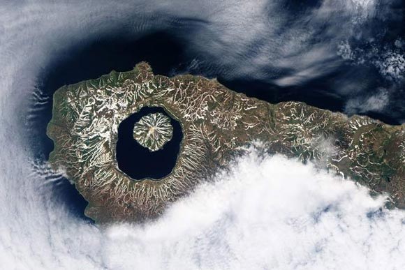 Imagen satelital de la isla de Onekotan, en Rusia 