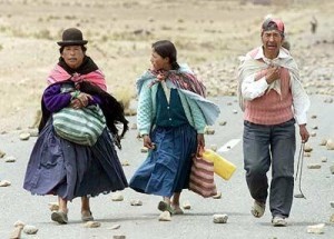 La pobreza y la escasez de infraestructuras son los males endémicos de la economía boliviana. 