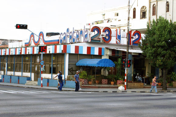 Esquina 23 y 12, Habana, Cuba