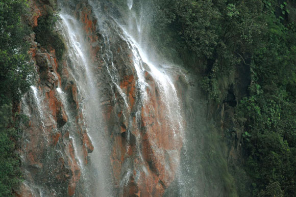 Salto del Gayabo, principal atractivo del parque nacional La Mensura, Holguin, Cuba