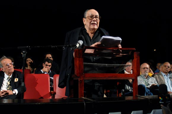 Alfredo Guevara inaugura el Festival de Cine Latinoamerciano