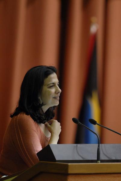 Patricia Rodas, Secretaria de Estado en el despacho de Relaciones Exteriores de Honduras, interviene en el acto de clausura de la Cumbre de la Alianza Bolivariana para los Pueblos de Nuestra América (ALBA), en el Palacio de Convenciones, en La Habana, Cuba, el 14 de diciembre de 2009. AIN FOTO/Marcelino VAZQUEZ HERNANDEZ