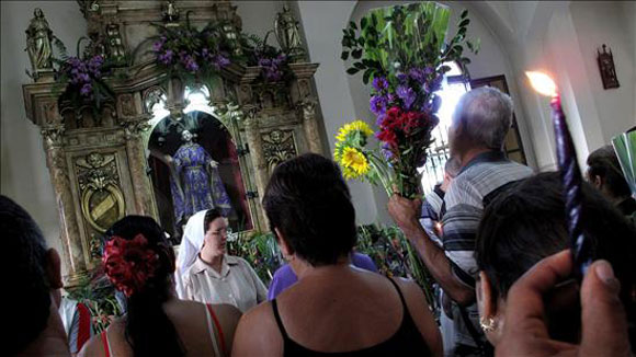 La peregrinación de San Lázaro vuelve a reunir a miles de devotos en Cuba