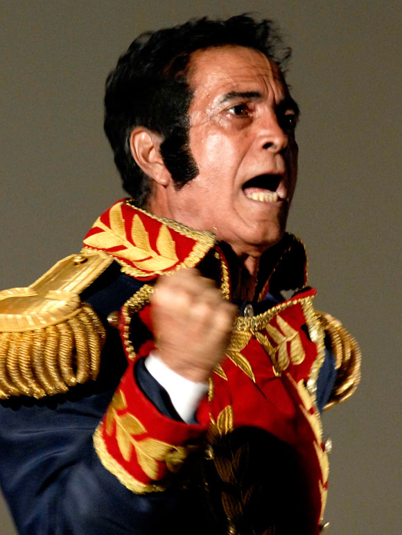 Obra teatral "Bolivar, La gloria de un general"