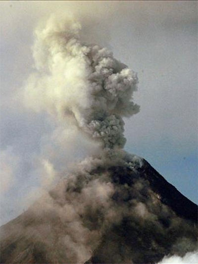 Volcán Mayón en Filipinas. Foto: EFE