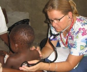 Doctora cubana en Haití. 