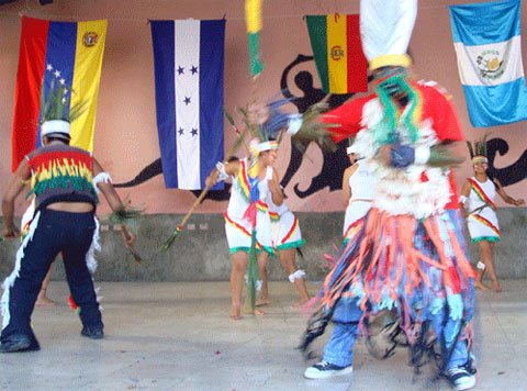 Actividad cultural efectuada durante la constitución de la Base de Paz en el municipio cienfueguero de Cruces. Foto: Cortesía de la Embajada de Venezuela en Cuba.