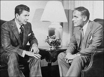 Ronald Reagan (izquierda) y el general Alexander Haig en la Casa Blanca