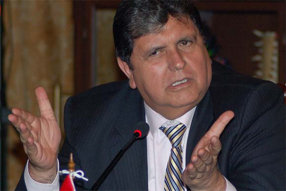 Primer Mandatario del Perú Alan García , interviene en la reunión Unasur en el Palacio de Carondelet.