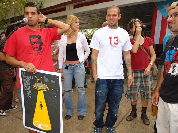 Calle 13 visitó la Escuela Internacional de San Antonio de los Baños