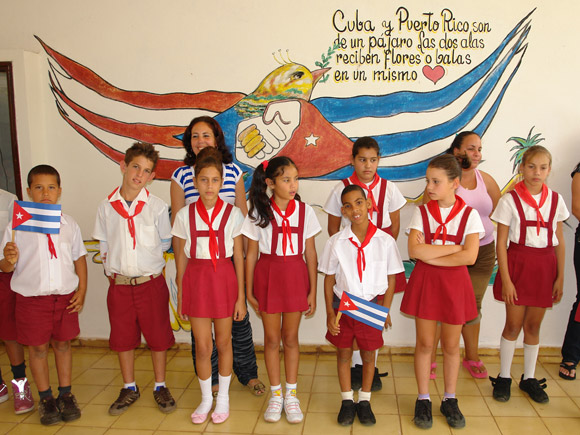 Calle 13 visitó la escuela Carlos Muñiz Varela de Bauta