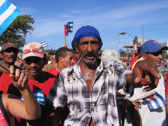 Cuba: desfile del 1ro de mayo. Foto Kaloian