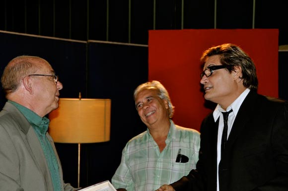 Entrevista de Amaury Pérez a Miguel Barnet. Foto: Peti