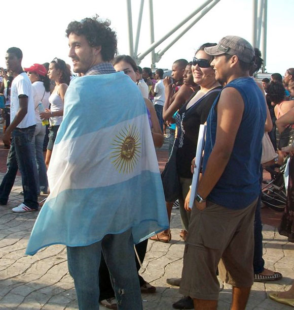 Bailando por Cuba. Tribuna Antimperialista, 10 de abril de 2010