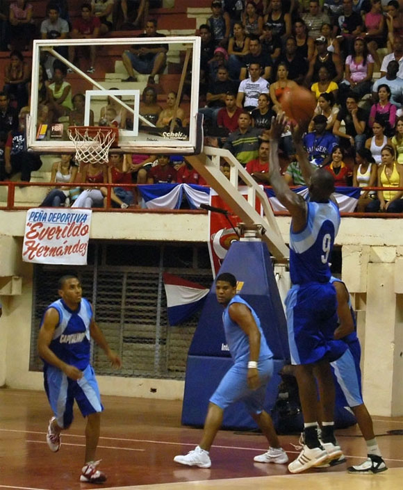 Liga Superior de Baloncesto, Cuba