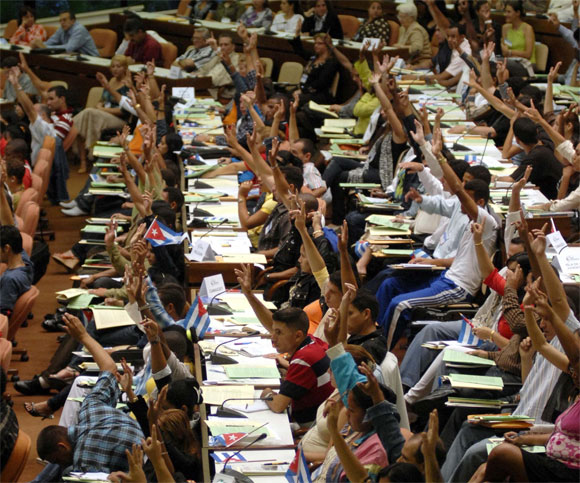 Segunda jornada del IX Congreso de la Unión de Jóvenes Comunistas (UJC), en el Palacio de Convenciones de La Habana, Cuba, el 4 de abril de 2010. Foto: Omara García Mederos