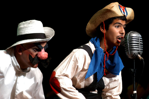 Presentación de la obra Elpidio Valdés y los Van Van, de la compañía cubana de teatro infantil La Colmenita.
