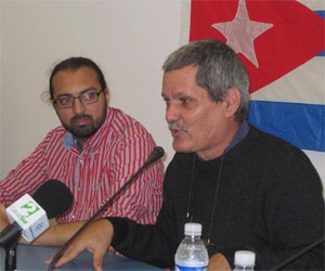 Enrique Ubieta (D), invitado a España por movimiento de solidaridad con Cuba