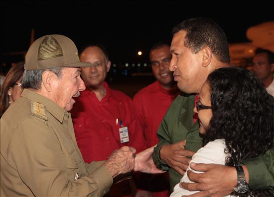 Raúl recibe a Chavez