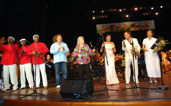 Gala Clausura Cubadisco 2010. Foto: Marianela Dufflar