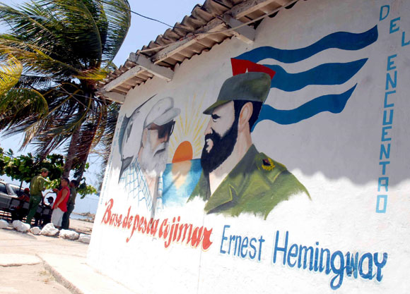 Inauguración de la exposición “Hemingway, Fidel y Cojimar”, en la Terraza de Cojimar, en Ciudad de La Habana, el 12 de mayo de 2010, celebrando el aniversario 50 del encuentro de Fidel y Ernest Hemingway. AIN Foto: Marcelino VAZQUEZ HERNANDEZ