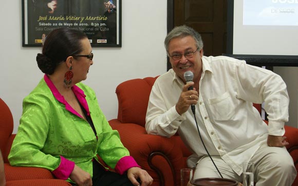 Martirio y José María Vitier en conferencia de prensa donde se anunció el concierto para la presentación en Cuba del disco "El aire que te rodea". Foto: Cubadebate