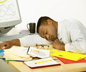 Estudio revela que la falta de sueño causa daño cerebral, incluso una sola noche