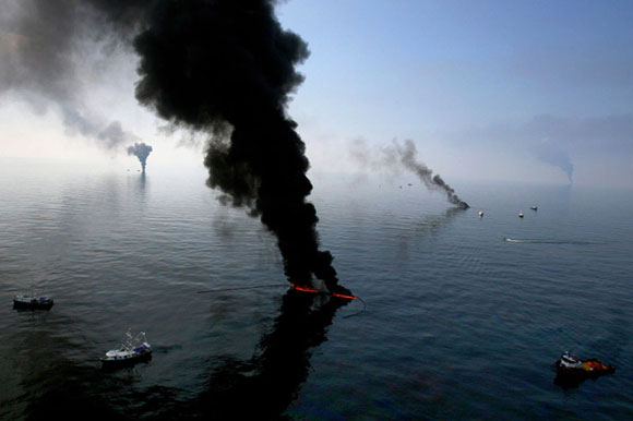 Derrame de petróleo en el Golfo de México, 2 meses después