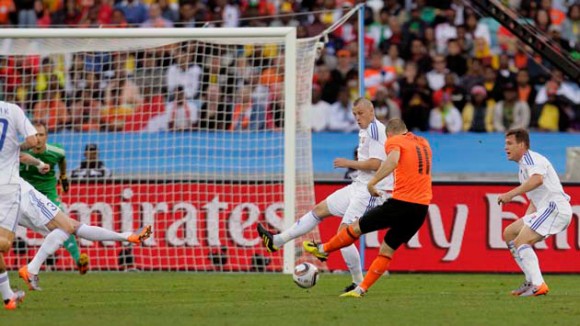Gol de Holanda en partido frente a Eslovaquia. Foto: AFP
