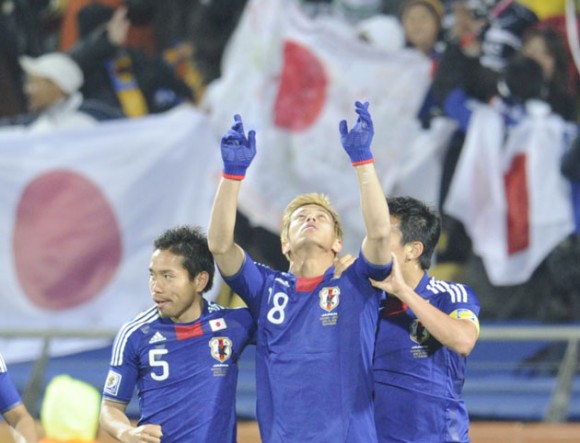 Japón le gana 1-3 a Dinamarca con un par de goles de tiro libre. Foto: Reuters
