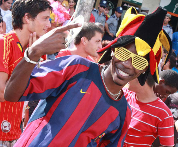Cuba: celebrando la gran final de la Copa Mundial de Fútbol, Sudáfrica 2010. Foto: 10K