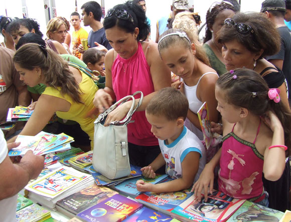 Día de los niños en la Feria Arte en la Rampa. Foto: Marianela Dufflar