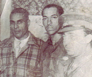 De izquierda a derecha Basilio Cueria, Danilo Díaz Machado y un oficial español